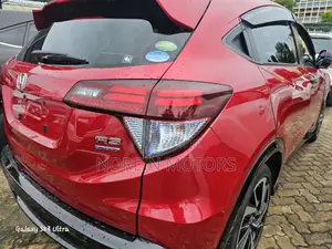 Honda Vezel 2017 Red