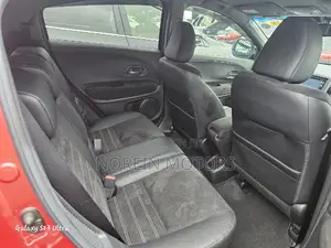 Honda Vezel 2017 Red