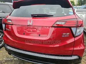 Honda Vezel 2017 Red