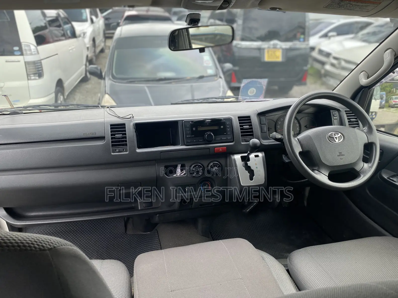 Toyota Grand HiAce 2015 White