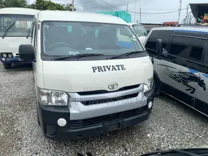 Toyota Grand HiAce 2015 White