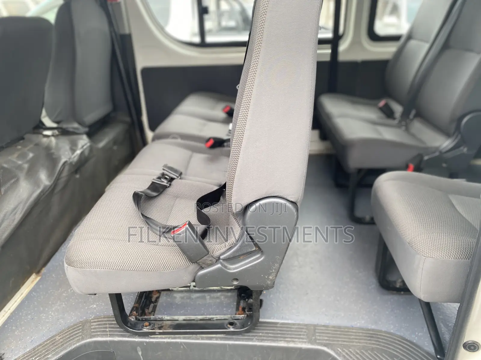 Toyota Grand HiAce 2015 White