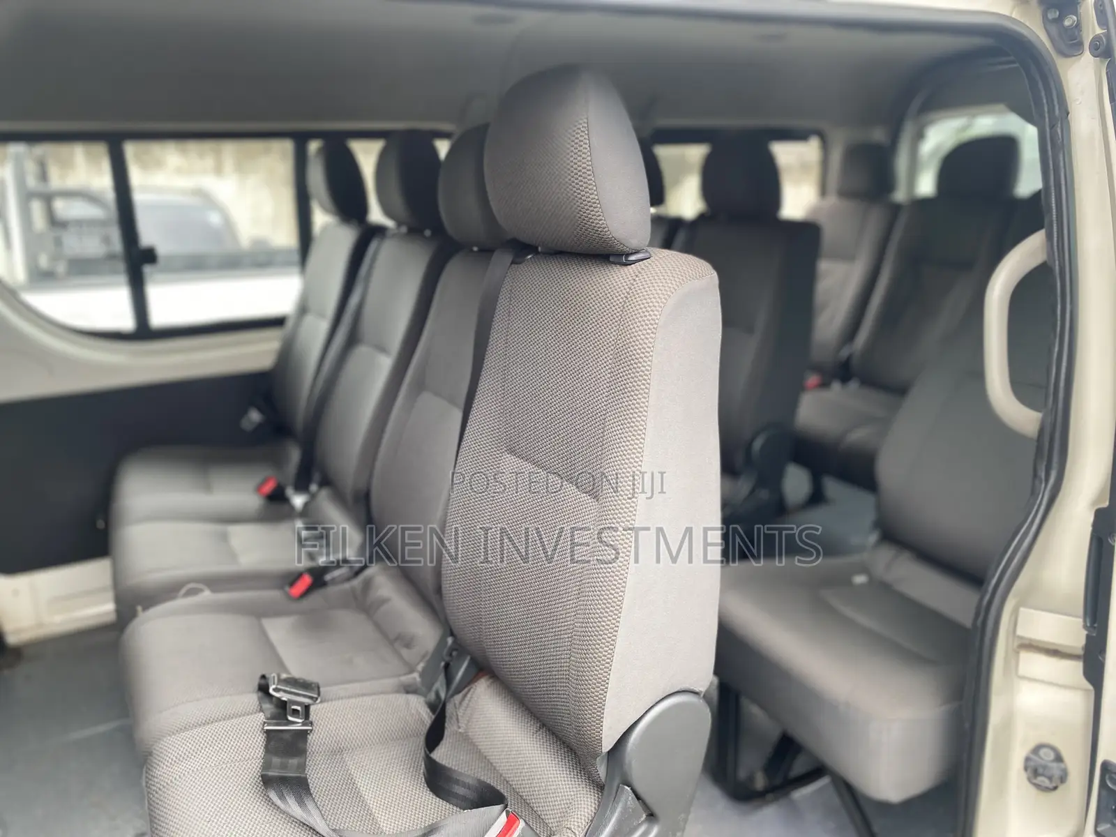 Toyota Grand HiAce 2015 White