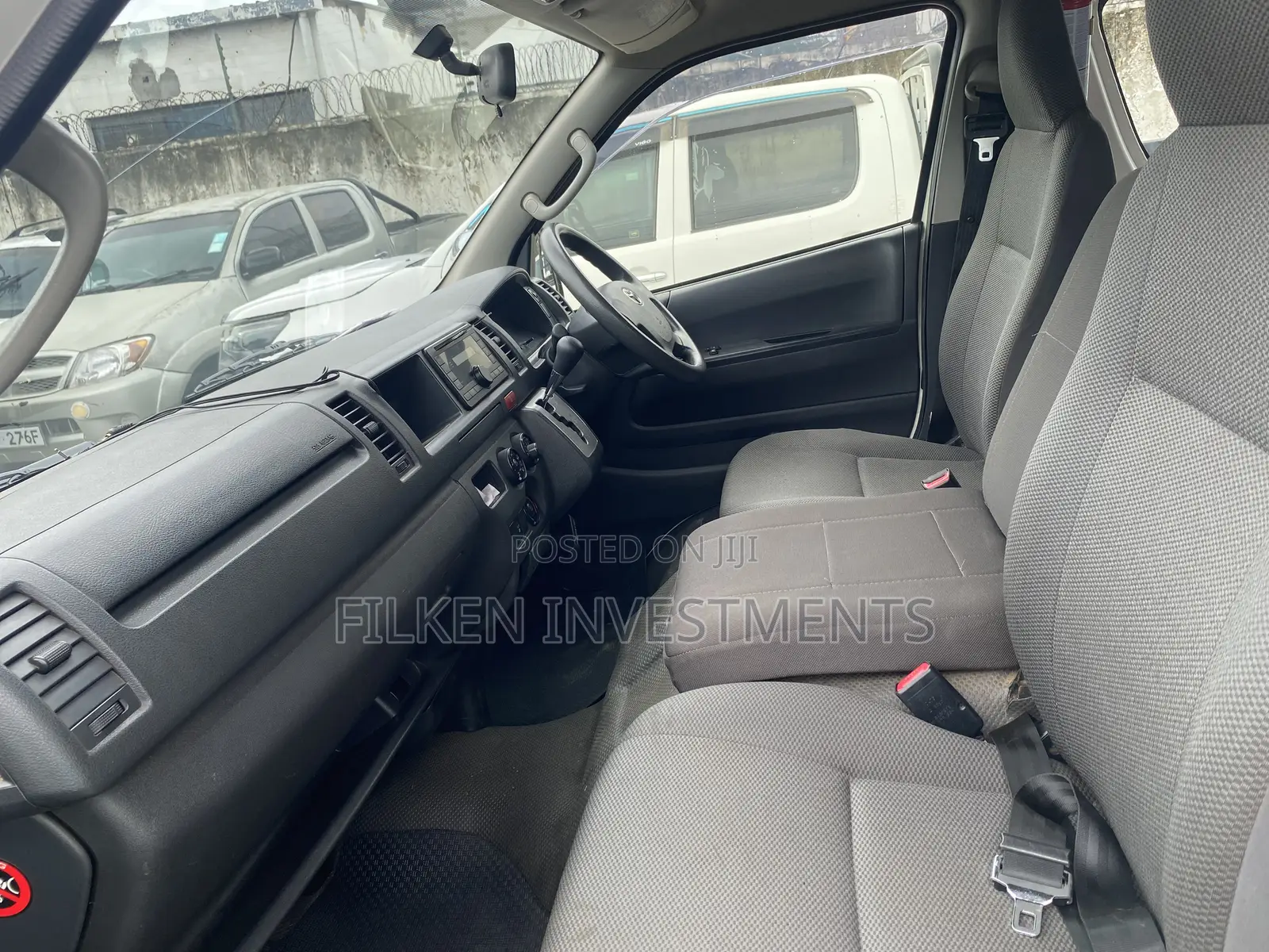 Toyota Grand HiAce 2015 White