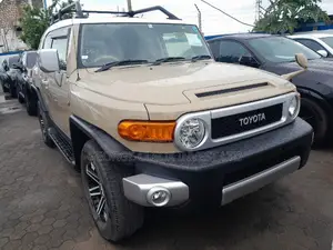 Toyota FJ Cruiser 2019 Gold