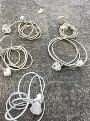 This Genuine Apple Macbook Pro 1.8M UK Ac Power Adapter Plug