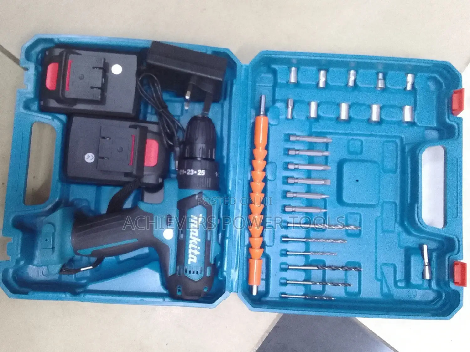 Makita Rechargeable Cordless Drill+ Drill Bits and Sockets