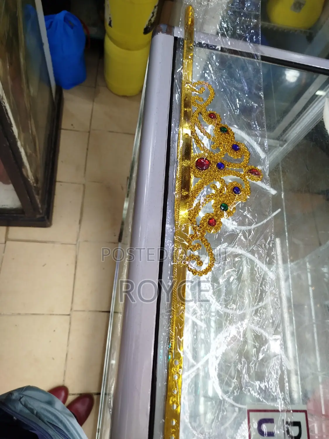 Queen Adjustable Plastic Crown