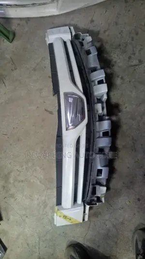 Noah 2012 Grille