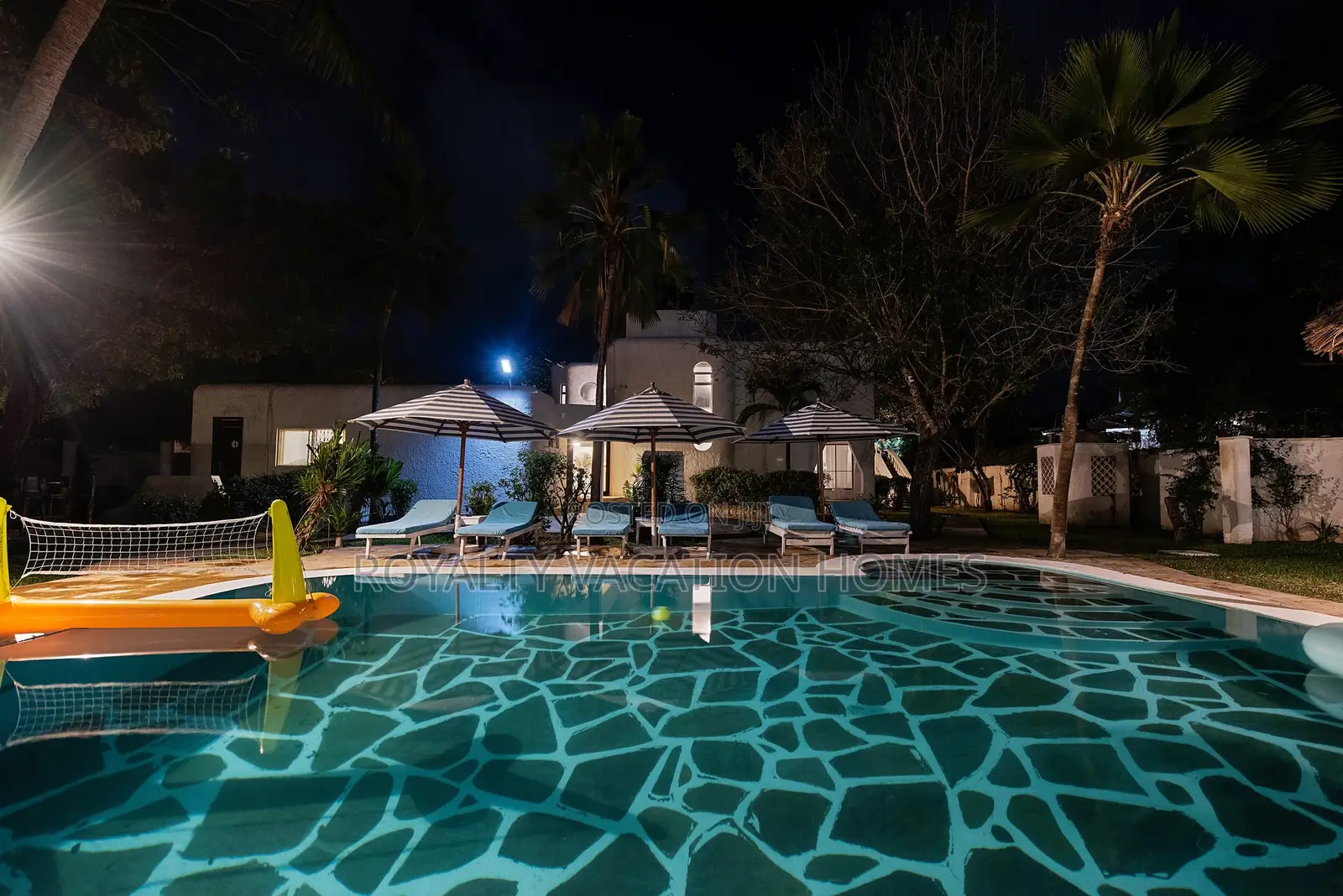 5 Bedroom Beachfront Villa in Diani