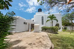 5 Bedroom Beachfront Villa in Diani