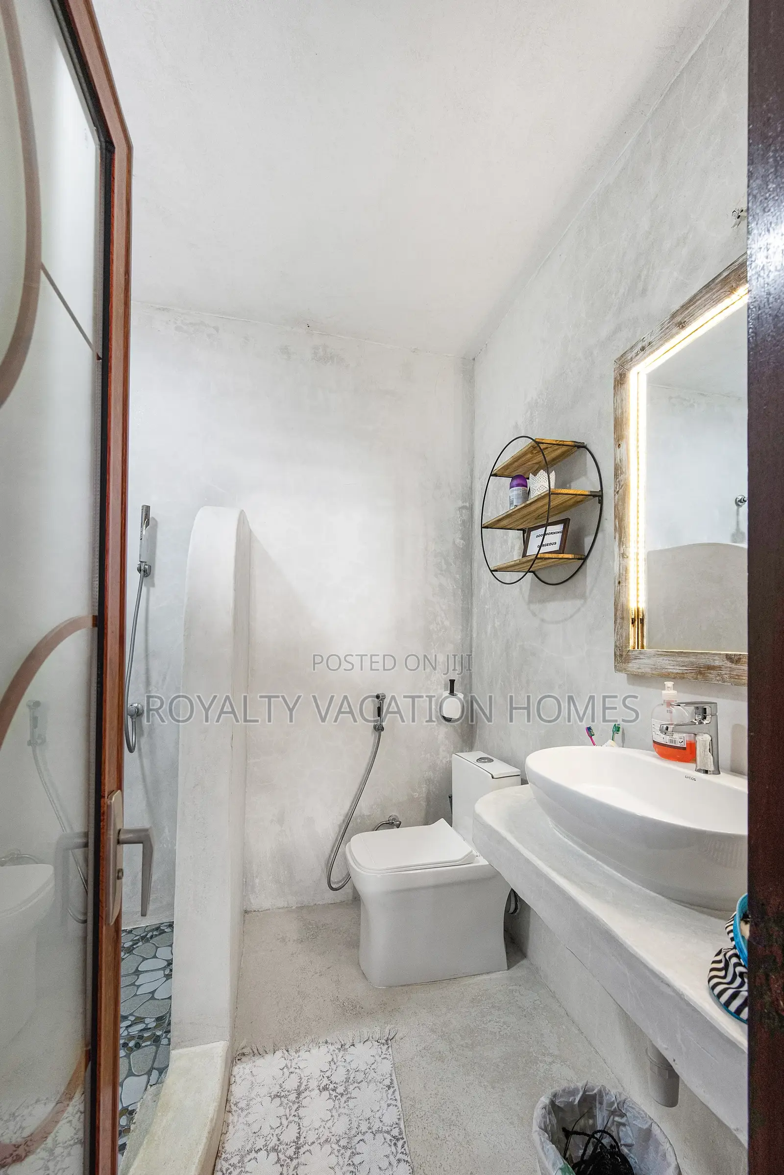 5 Bedroom Beachfront Villa in Diani