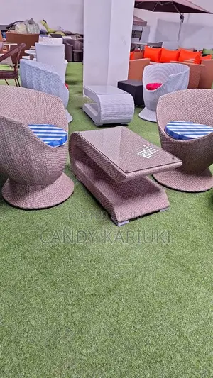 Spacious 2 Seater Outdoor Sofa Set