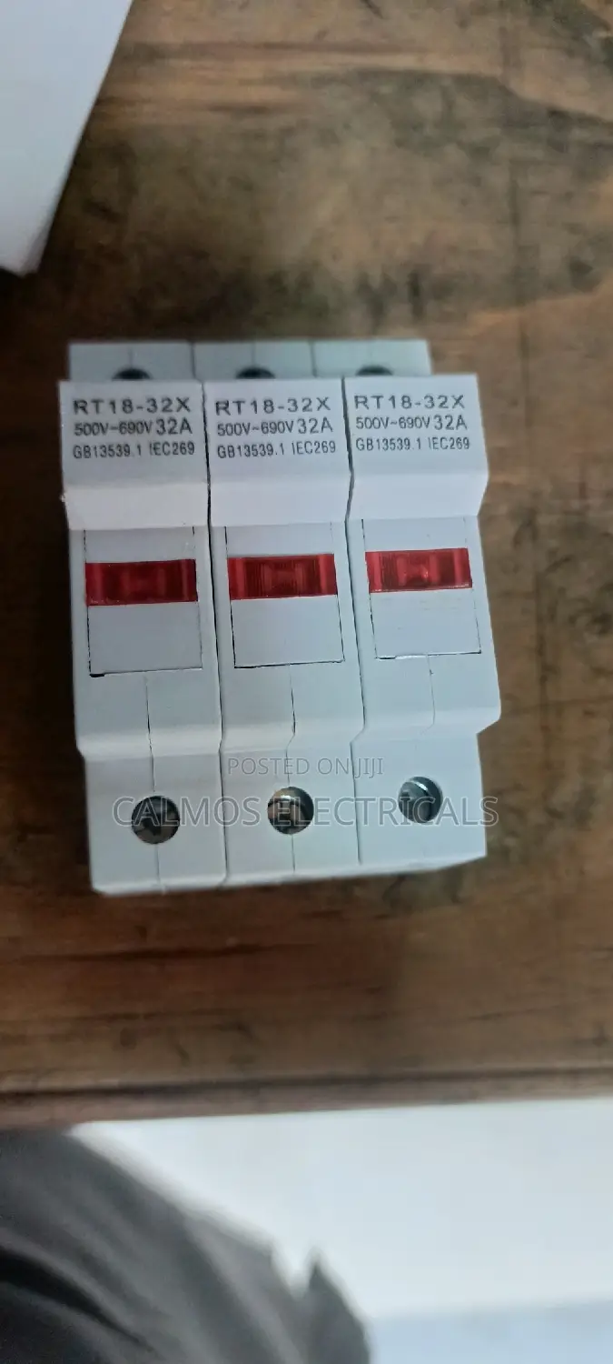 Fuse Carrier 32a Triple
