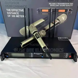 Outdoor Peformance SKM 9000 Wireless Microphone