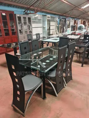 Imported Morden Dinning Table 6 Seater Glass
