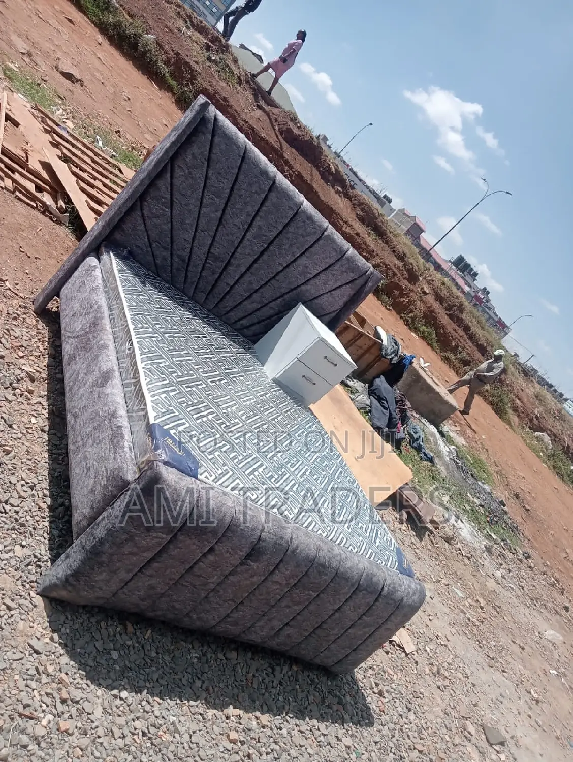 Gray Queen Size Bed (5*6)