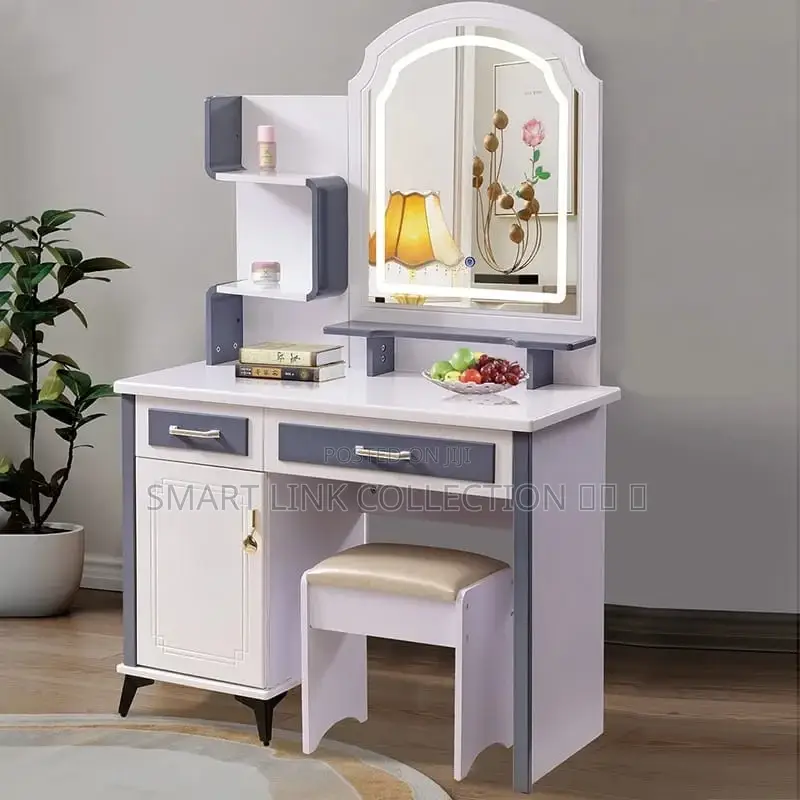 *Dressing Mirror Station With LED Mirror for Lighting