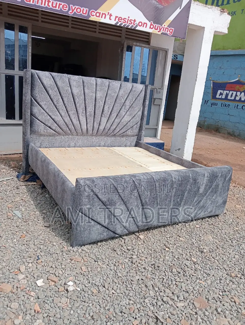 Gray Chester (5*6) Bed