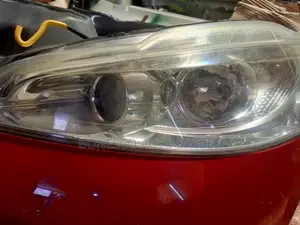 Peugeot 208 Left Pre-Facelift Headlight Assembly