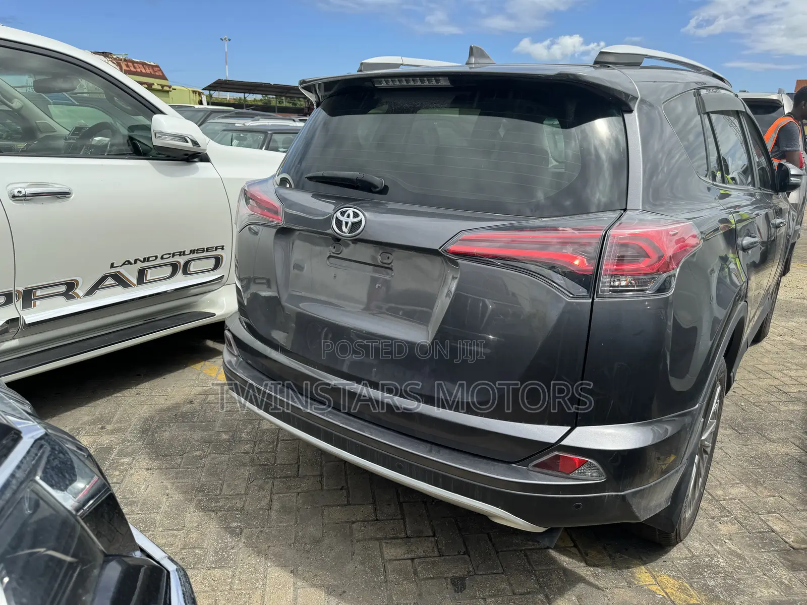 Toyota RAV4 2017 Gray