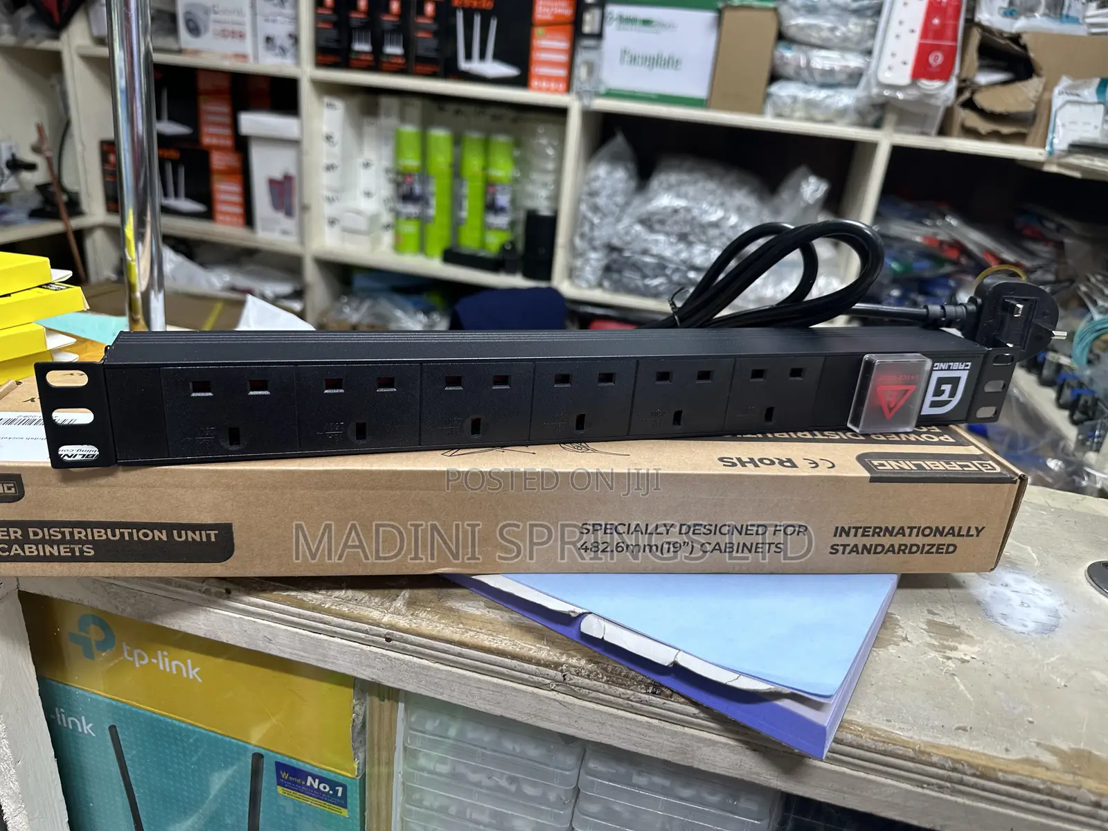 6-Way Metallic Black Power Distribution Unit(Pdu)