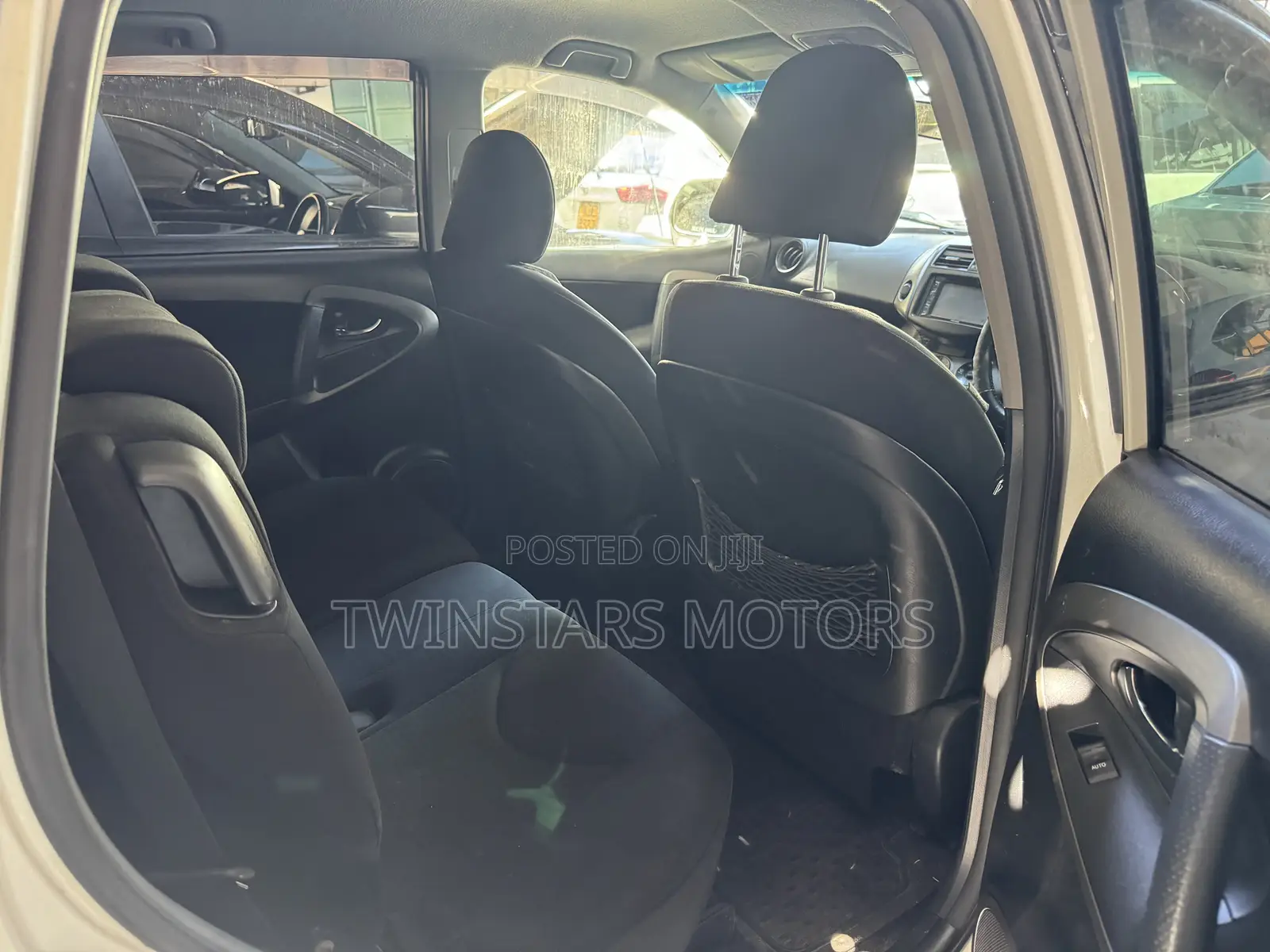 Toyota RAV4 2.5 2010 White