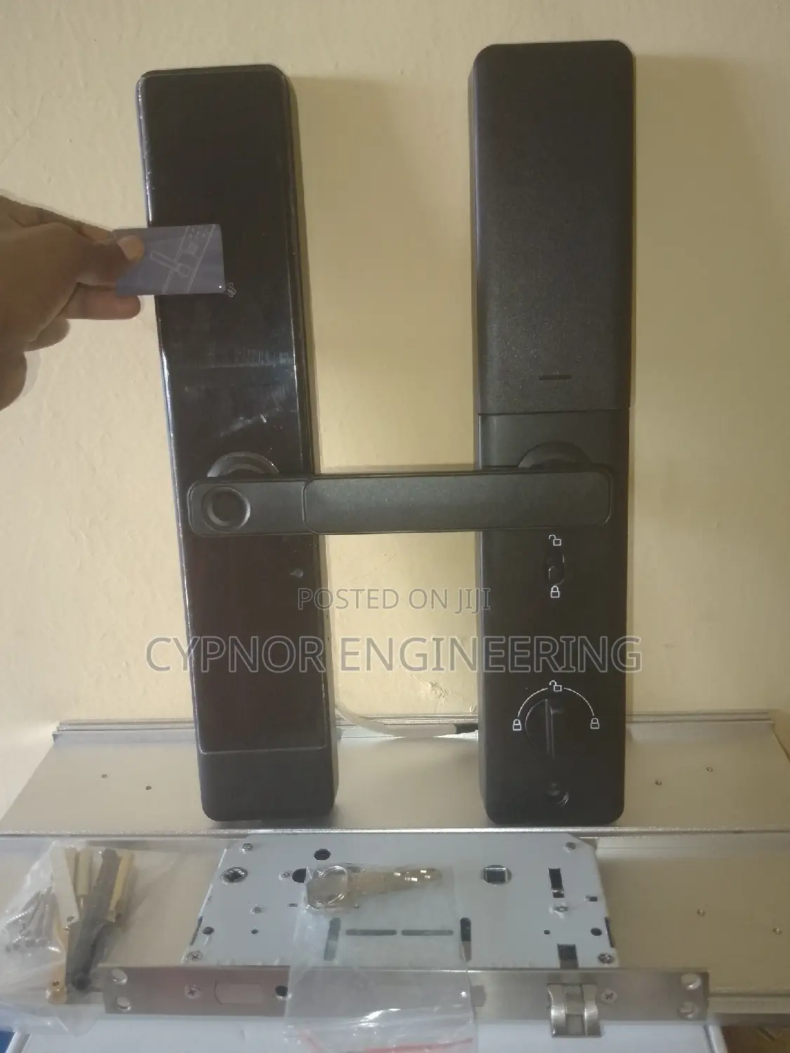 Smart Connectivity Biometric Passcode for Wooden Door Access