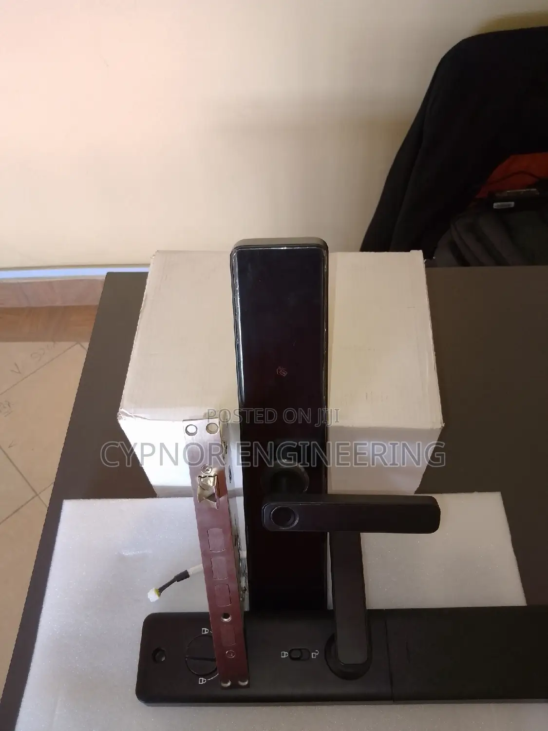 Smart Connectivity Biometric Locks for Hotel Room Management