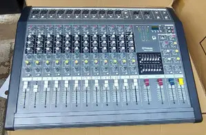 8channel Yamaha Active Powered Mixer