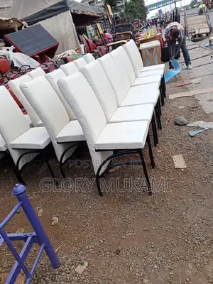 Restaurants White Chairs