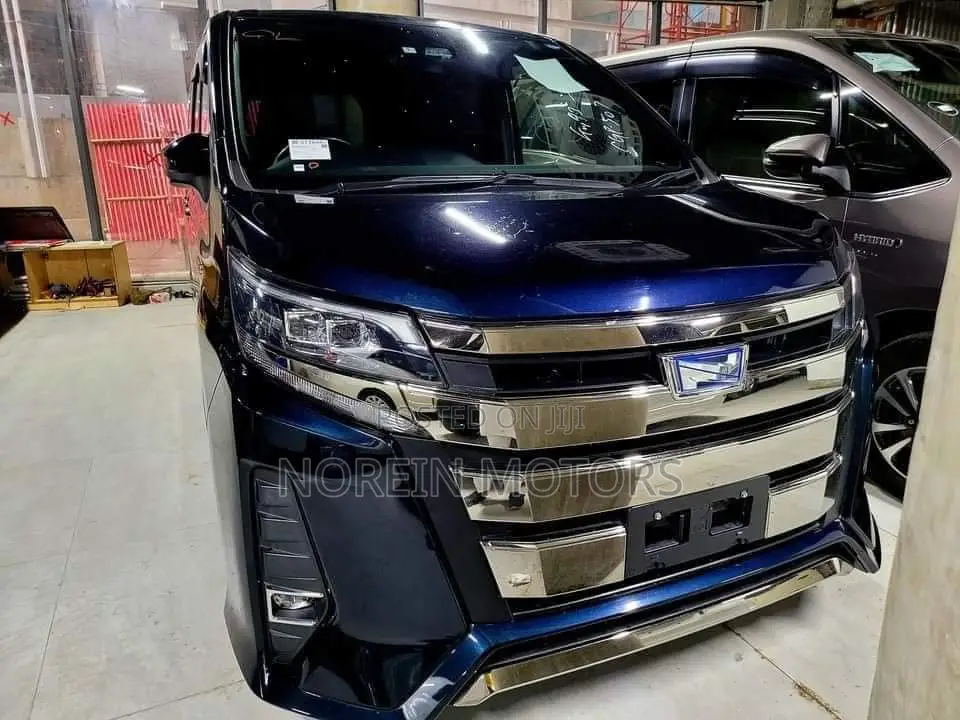 Toyota Noah 2019 Blue