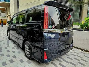 Toyota Noah 2019 Blue