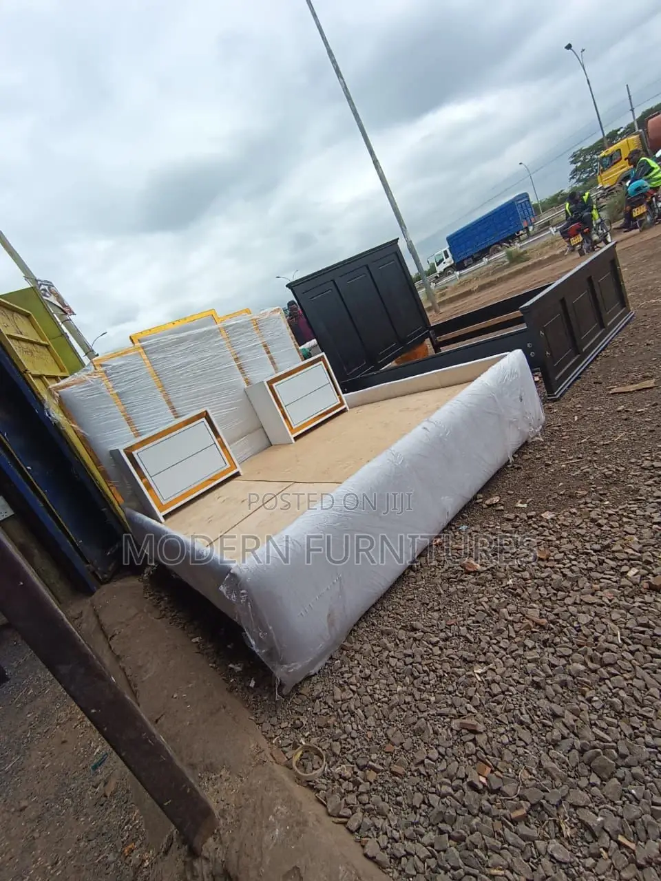 5/6 Modern Bed