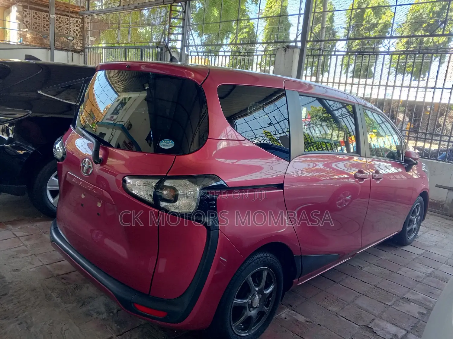 Toyota Sienta 2016