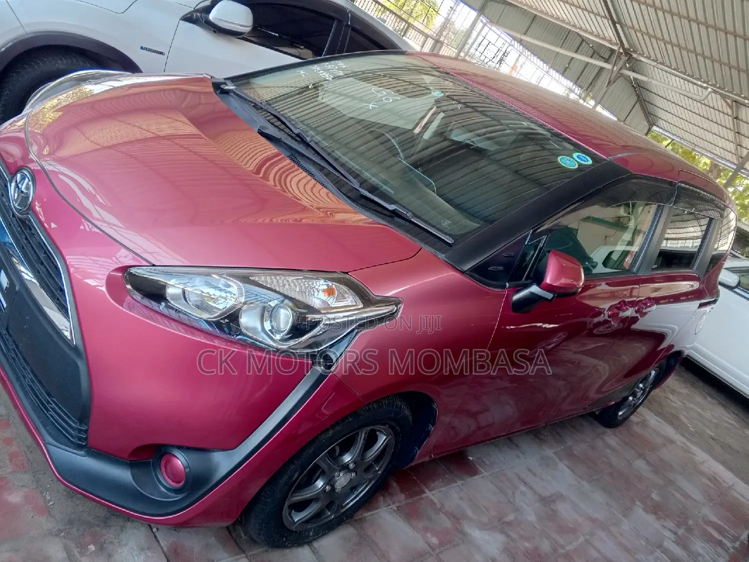 Toyota Sienta 2016
