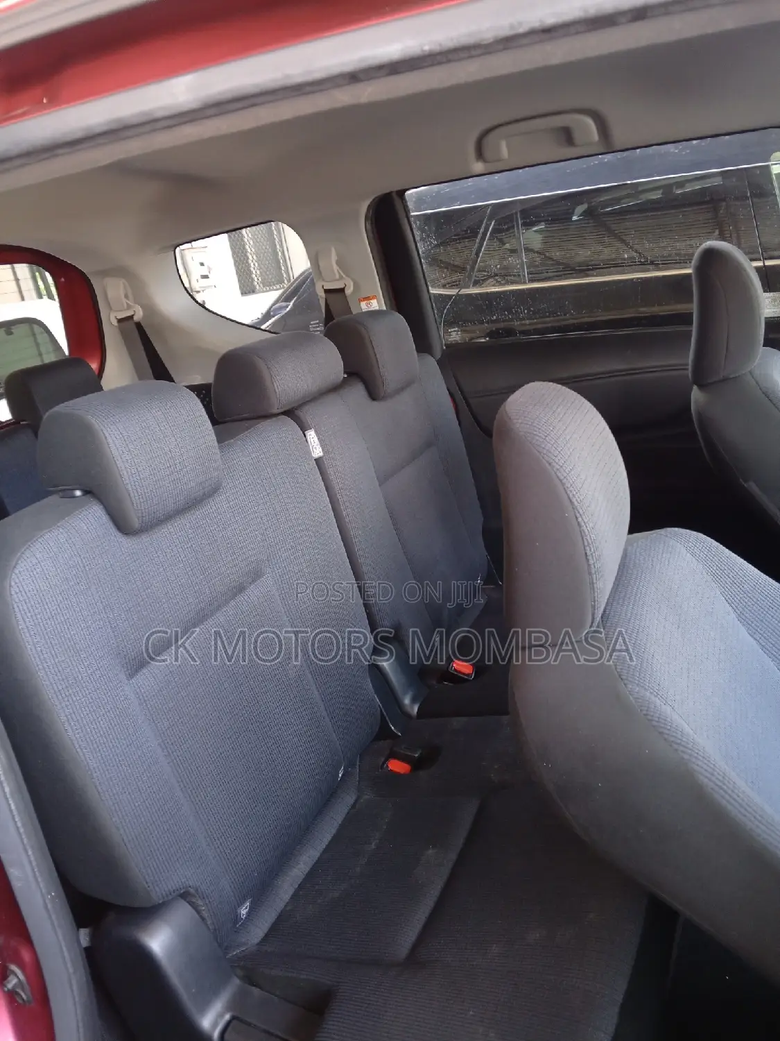 Toyota Sienta 2016