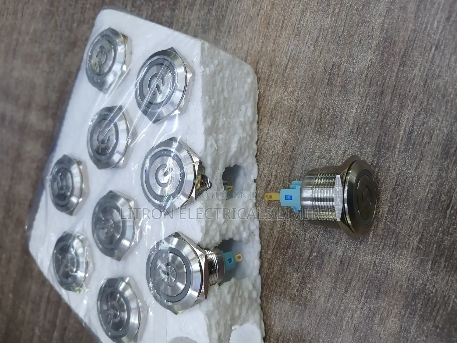 Metallic Push Buttons