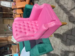 Executive Manicure Seat