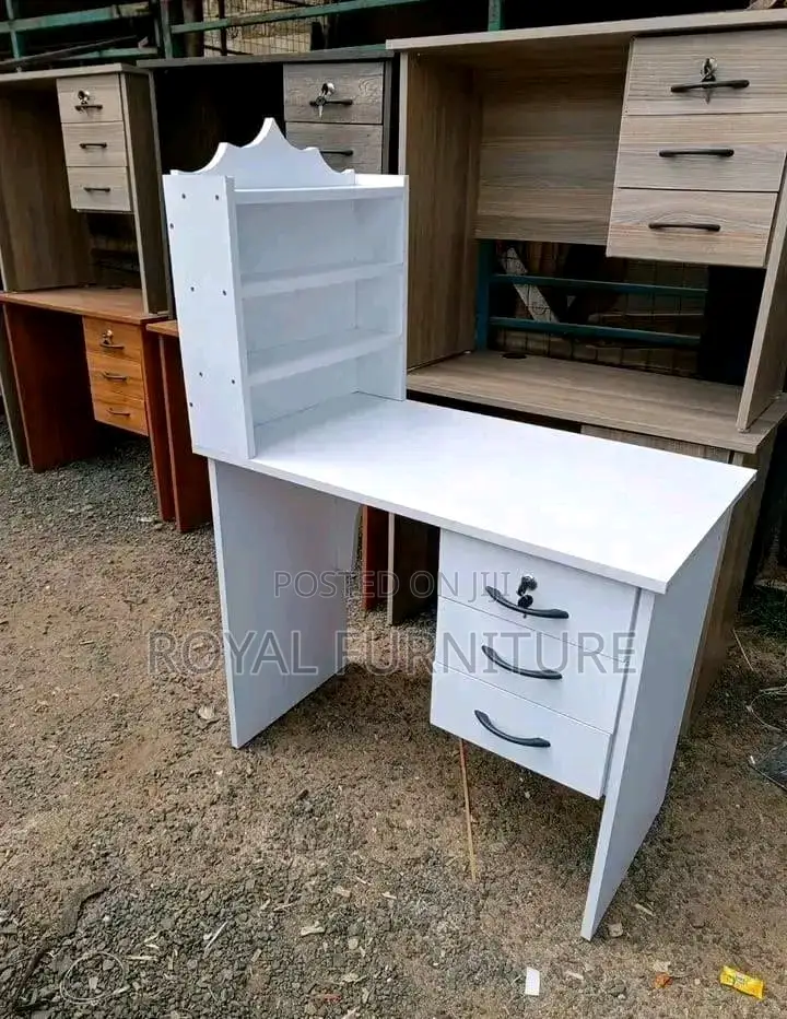 Makeup Table