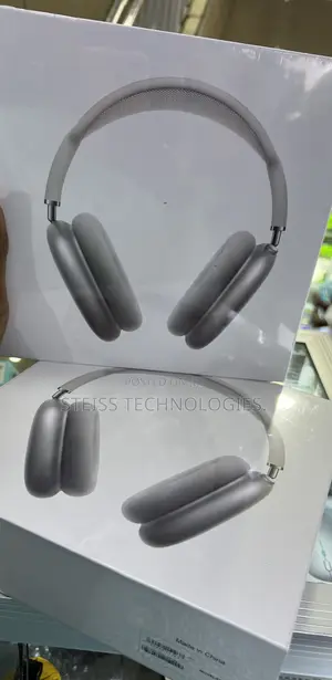 White/Silver Apple Airpods Max.