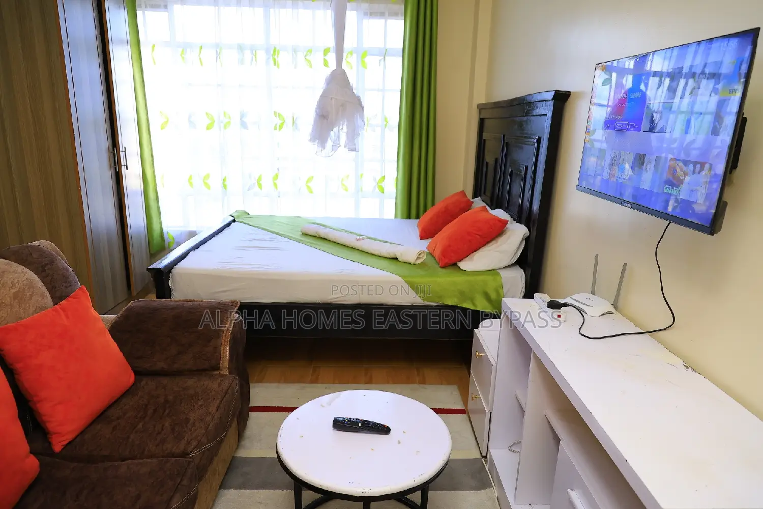 Modern Elegance: Fully Equipped Studio Getaway