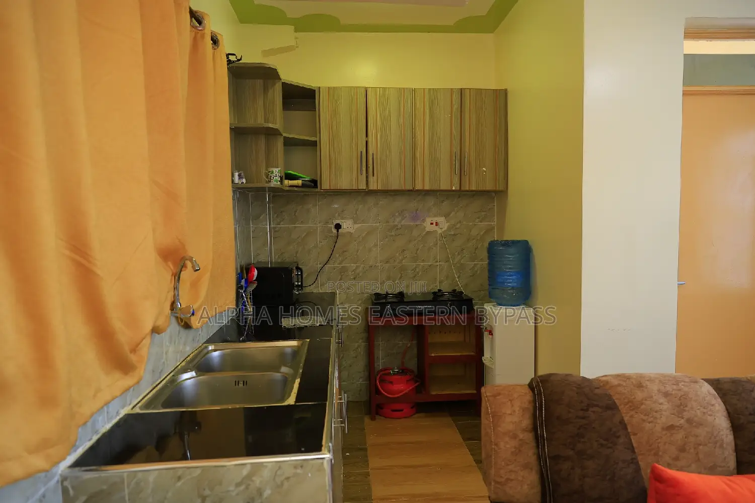 Modern Elegance: Fully Equipped Studio Getaway