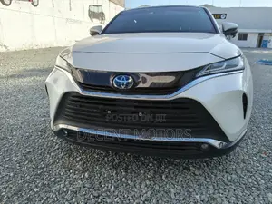 Toyota Harrier 2.5 Hybrid 2020 White