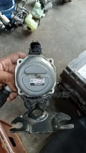 Nissan Note Hybrid Inverter Coolant Water Pump.