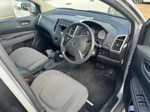 Nissan Wingroad 2017 Silver