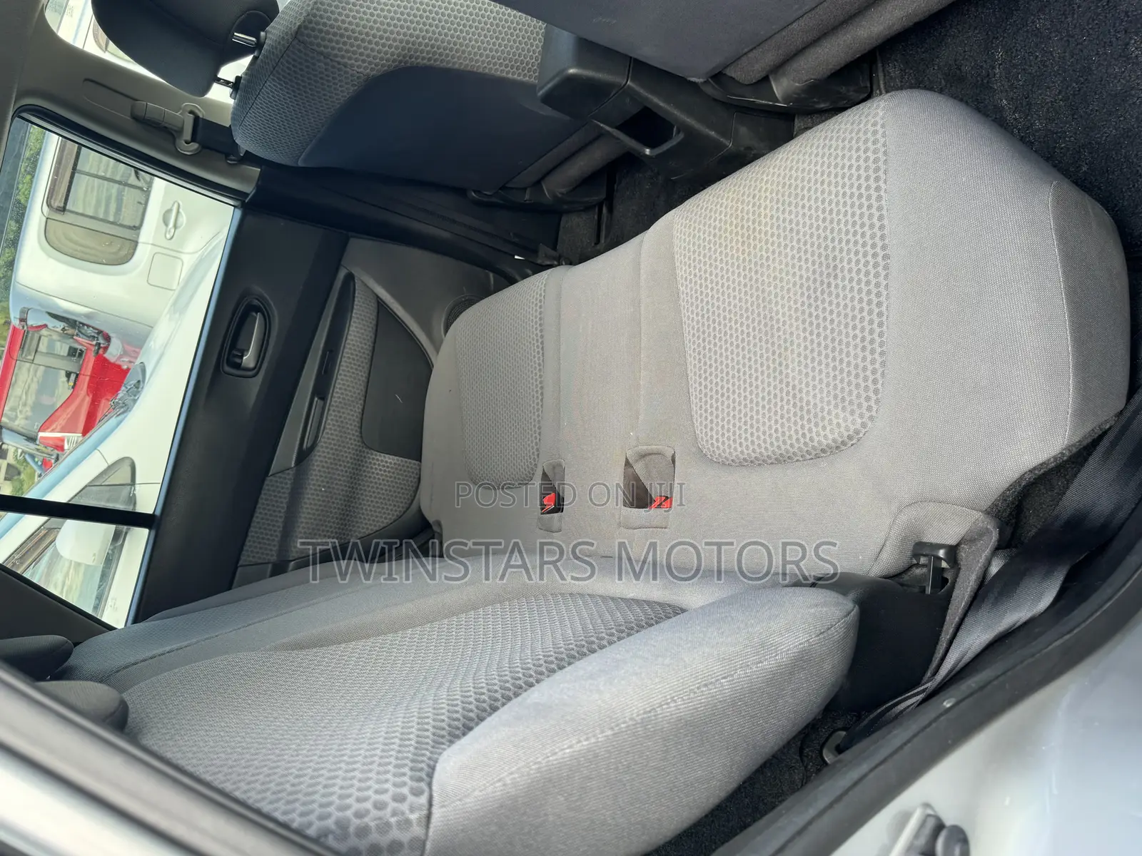 Nissan Wingroad 2017 Silver