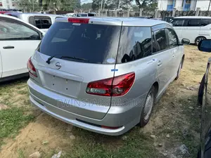 Nissan Wingroad 2017 Silver