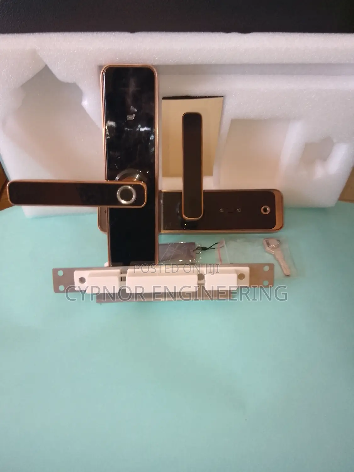RFID Door Locks With Smart Biometric Advances Security