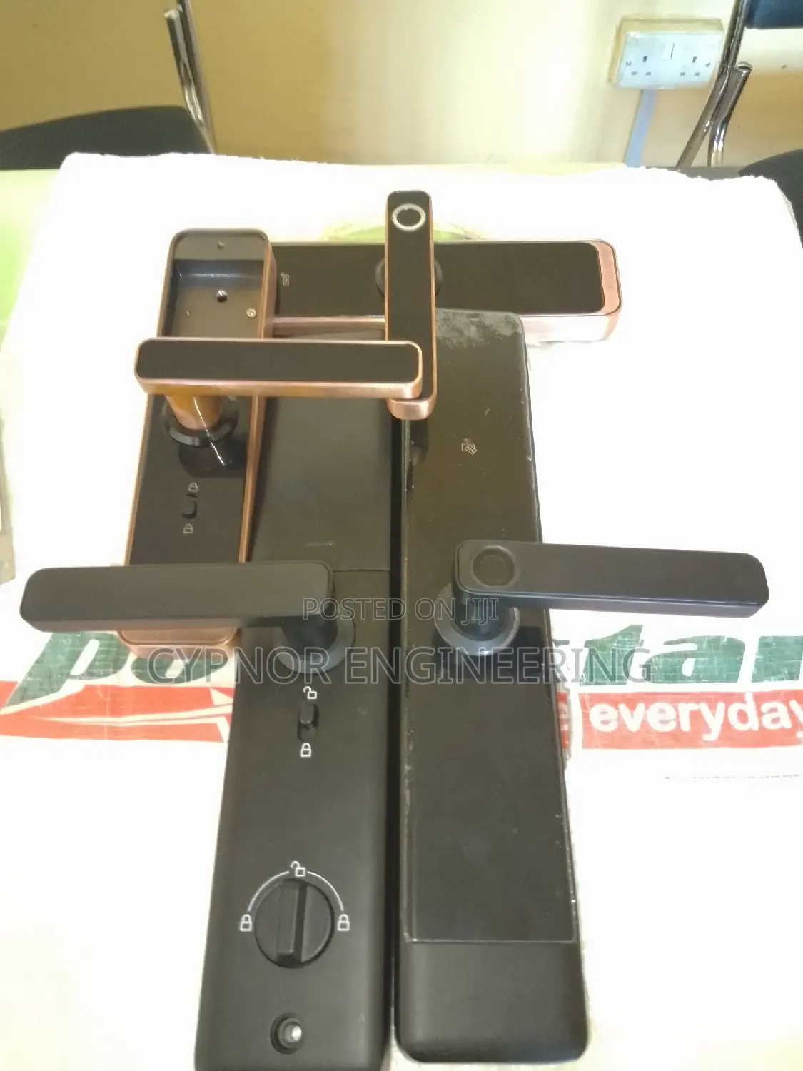 Smart Access RFID Capability Biometrics Wirelesss Locks